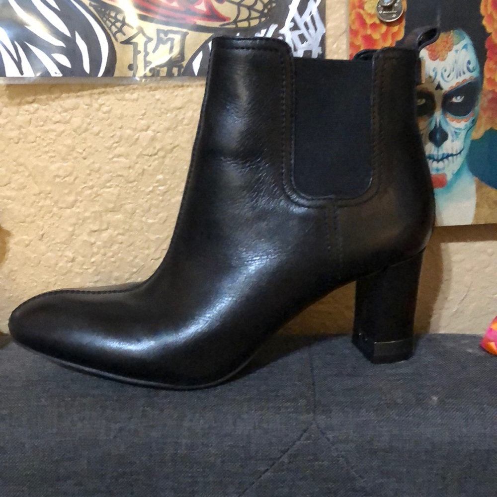 Tory Birch Like New Black Mid Bootie